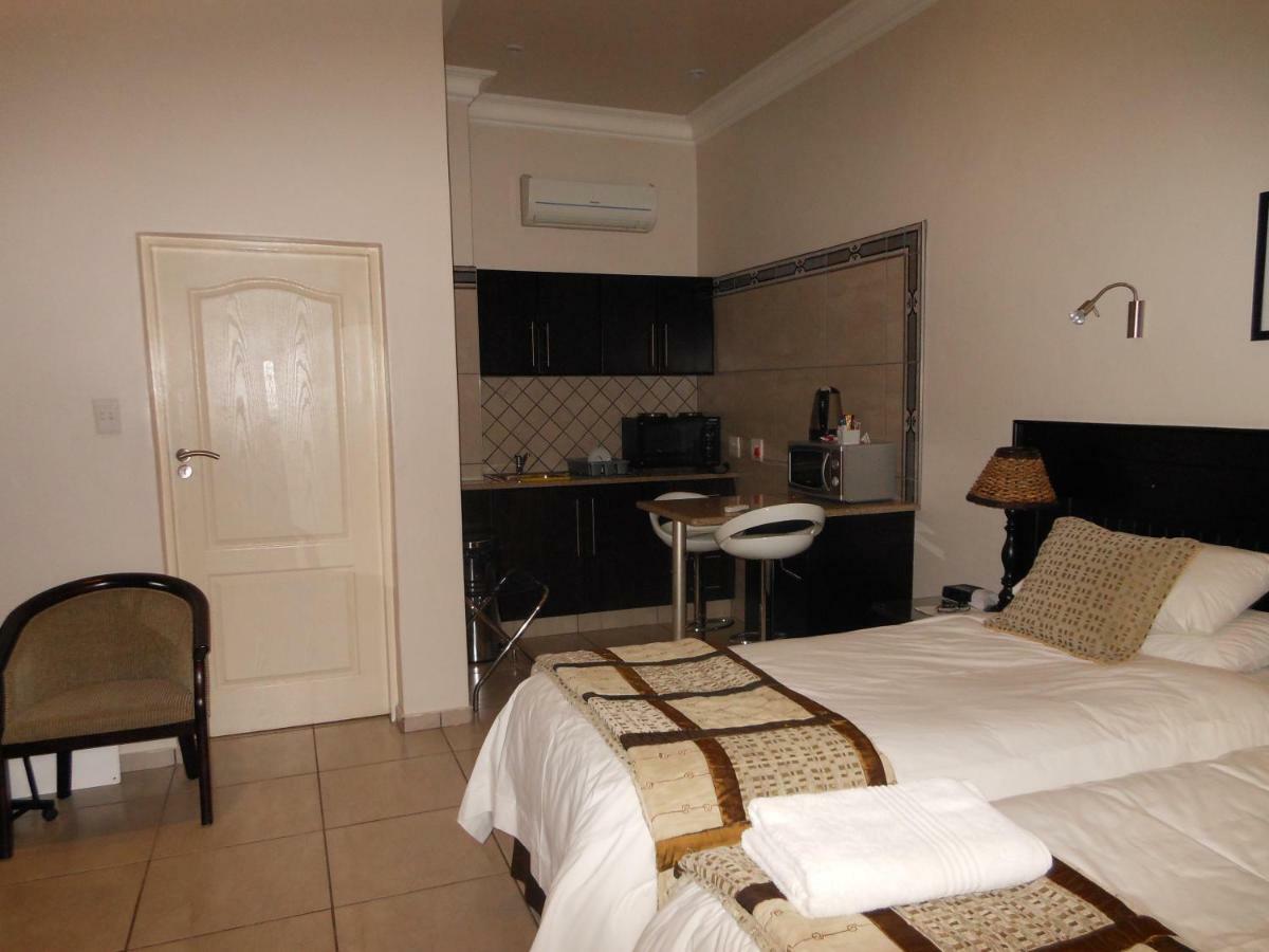 Goodey'S Guesthouse Pretoria-Noord Buitenkant foto
